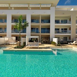 Suite Swim Up